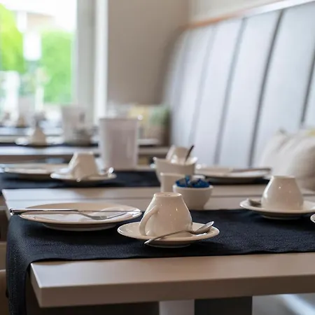 Boardinghouse By M&k 3*