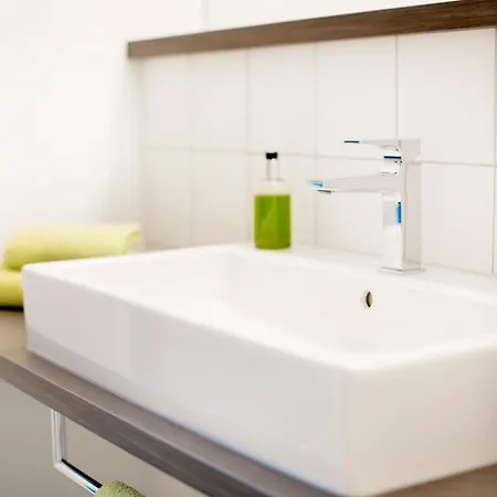 Boardinghouse By M&k Hotel