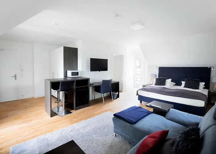 Boardinghouse By M&k Hotel